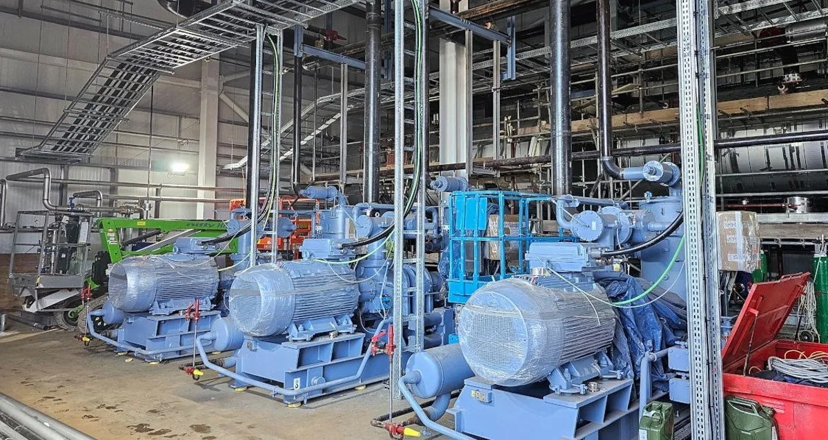 GEA supplies two-stage ammonia refrigeration system for U.K.’s tallest cold storage facility