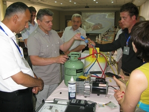 Practical training on ways of detecting ozone-depleting substances with the aid of rapid-response analyzers and conversion of refrigerating equipment from ozone depleting R-22 to HC refrigerants