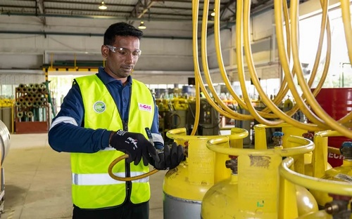 Recovering high-GWP refrigerant during demolition project