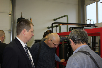 Workshop on organization of manufacture of CO2 refrigerating equipment and presentation of a working model of a CO2 refrigerating unit for a retail food store