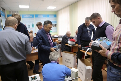 Все без исключения специалисты справились с этой непростой задачей (был обнаружен R12, R 22 и R141 b)